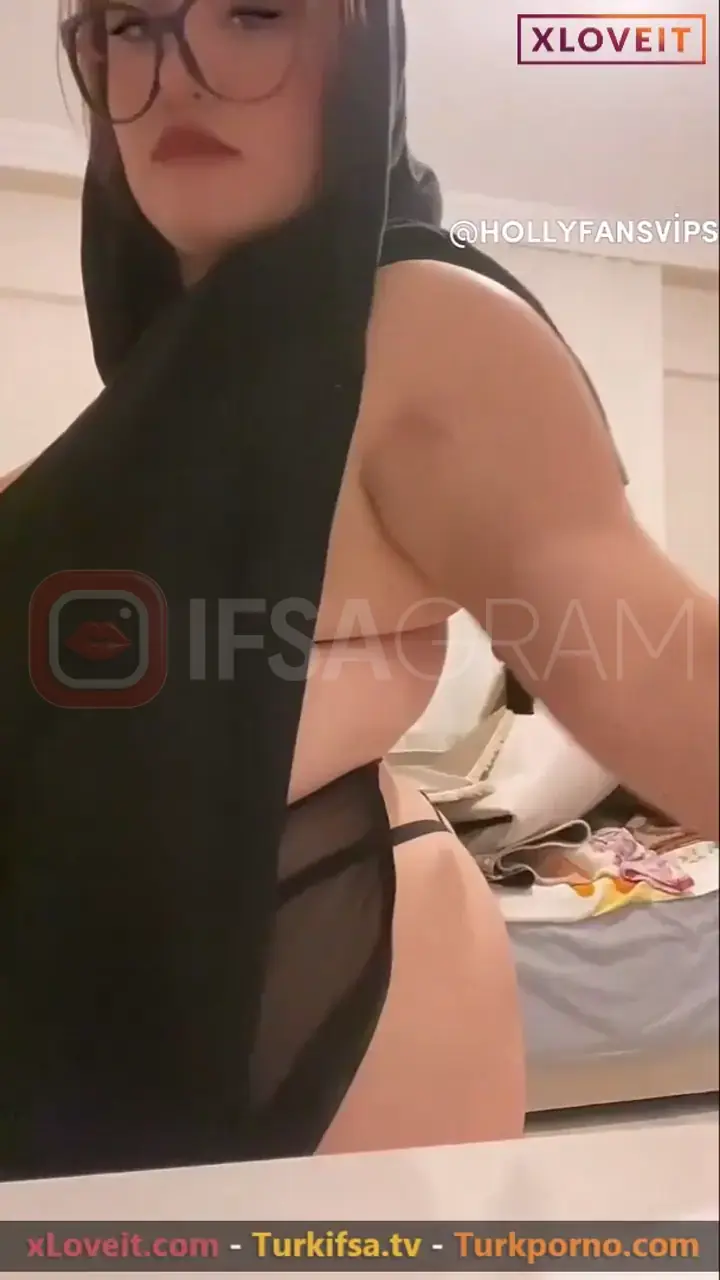 Türbanlı dana hazal kılınç çırılçıplak kapıyı açıyor HD