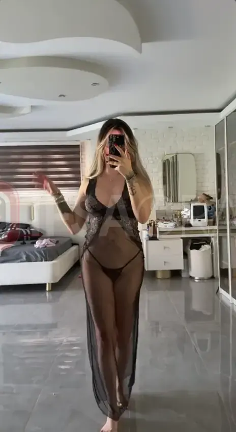Simge barankoğlu seksi kıyafetiyle twerk yapıyor hd