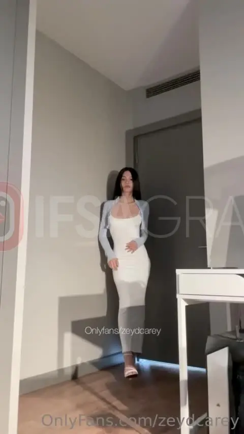 Alya Vural ifşa dildosunu kullanarak kendisini boşaltıyor