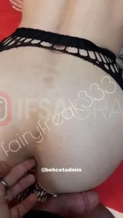 Fairyfreak porno domaldıktan sonra götünden bağırarak sikiliyor