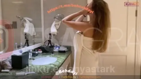 anya stark duştan sonra havluyu açıyor ifşa nude izle