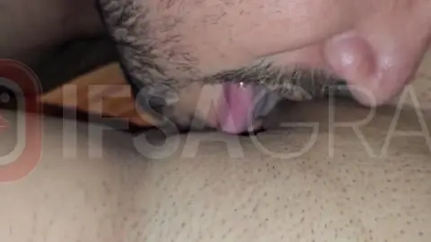 Lavuk amcığı yalamıyor amcıkla adeta bütünleşiyor