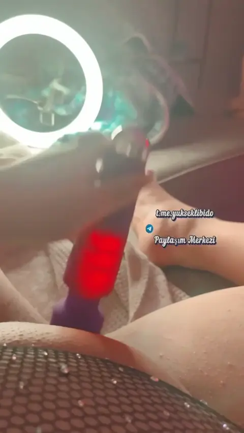 Zeynep nur maviş ifşa amcığında vibratör varken zevkten titredi