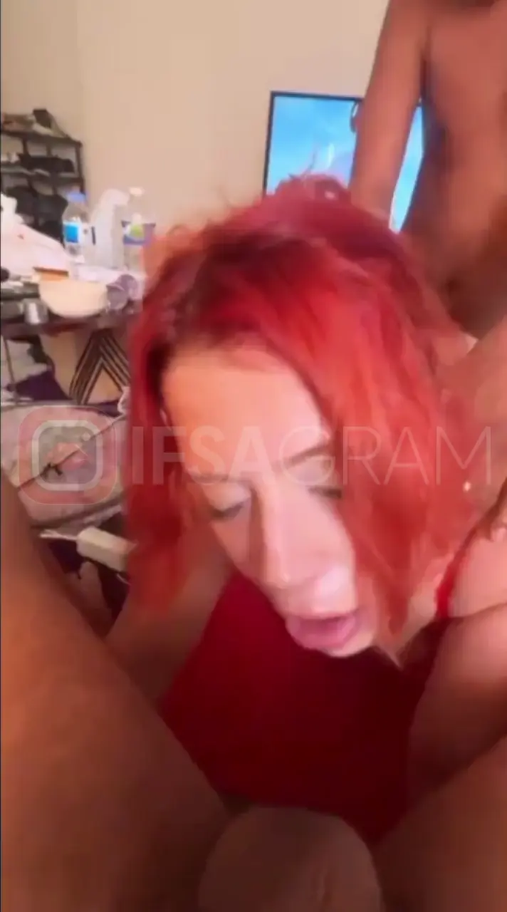 Zenciye siktirirken aynı anda sakso çeken kızıl türk hottie kitty